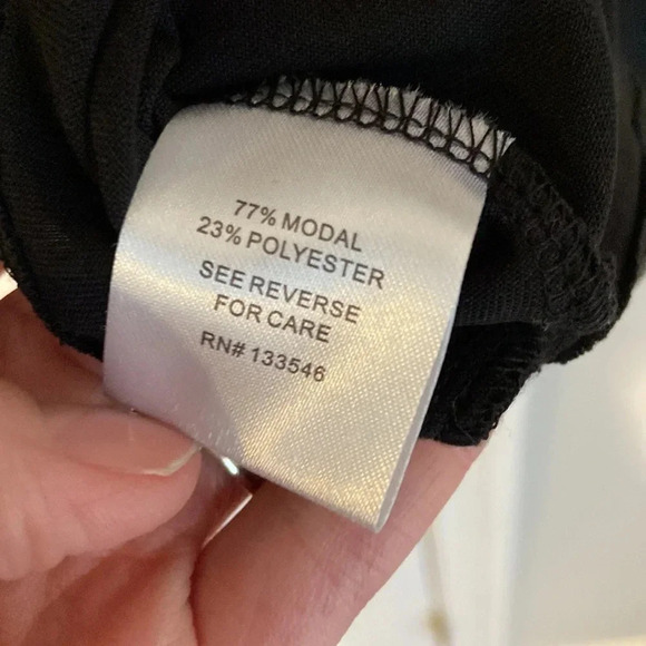 Crosby XS mock neck black tank with cut out and rear zip NWT - Picture 5 of 7